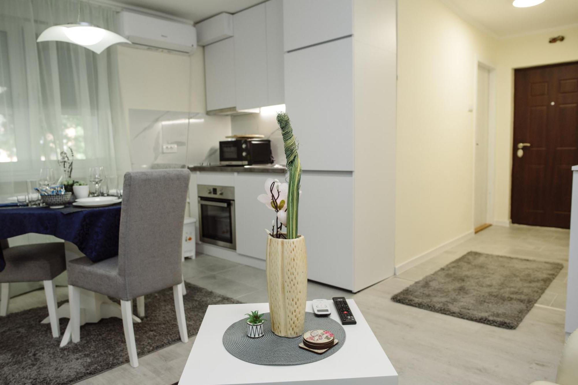 Dill Apartment Subotica Buitenkant foto